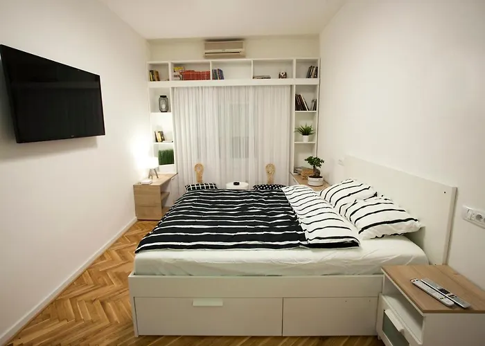 Studio 10